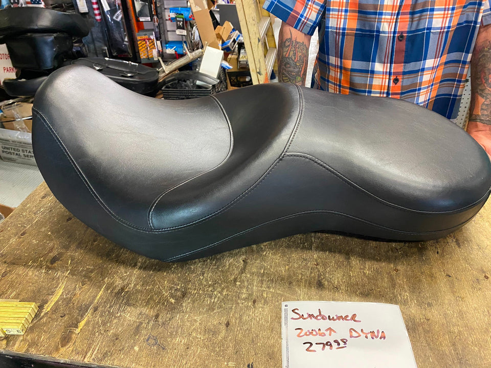 DYNA SUNDOWNER WIDE TOURING SEAT HARLEY DYNA 2006^ OEM SUPERGLIDE LOW RIDER FXD