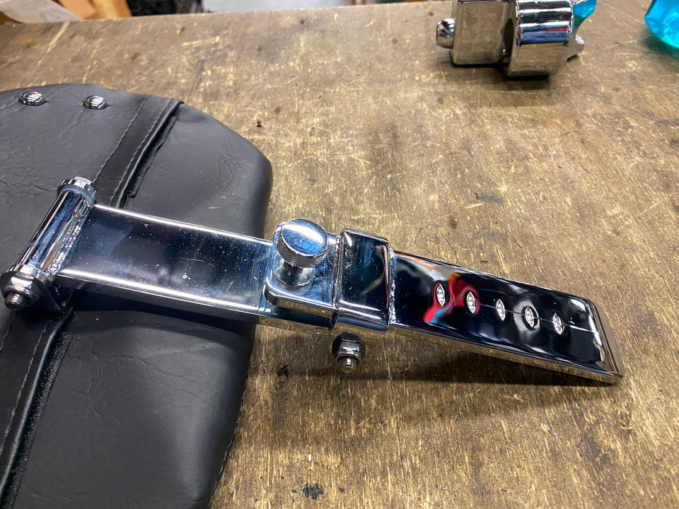 MUSTANG SEAT STUDDED DRIVERS PASSENGER BACKREST SISSYBAR HARLEY HONDA MOTORCYCLE