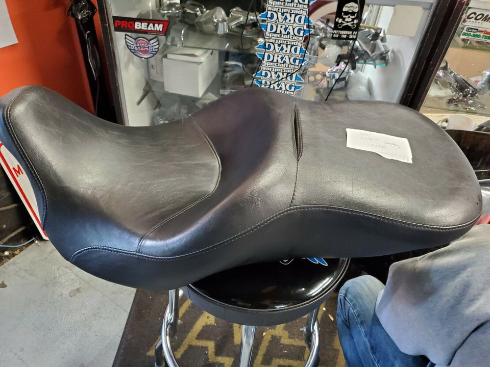 STOCK OEM HARLEY WIDE TOURING SEAT ROAD KING FLHR 2008^ BAGGER ULTRA GLIDE