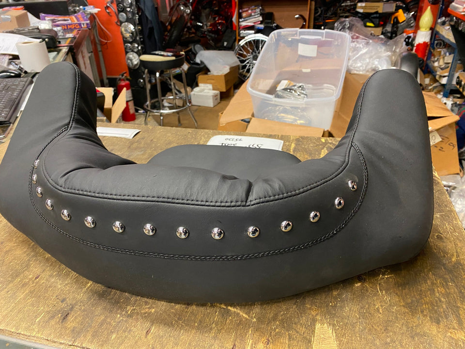 MUSTANG PASSENGER BACKREST TOUR PAK HARLEY TOURING FLH GLIDE STUDS PILLOW SEAT