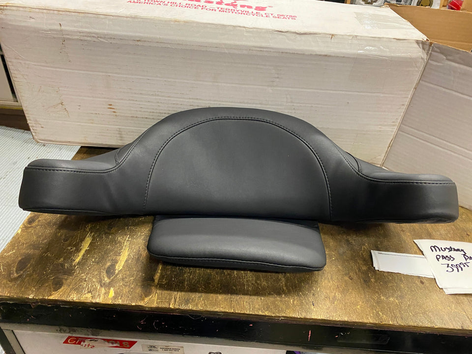 MUSTANG PASSENGER BACKREST TOUR PAK HARLEY TOURING FLH GLIDE 1986-2013 SMOOTH