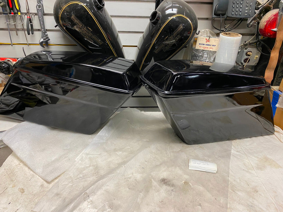 OEM SADDLEBAGS HARLEY TOURING FLH 1985-1992 BOTTOM LIDS BLACK ULTRA CLASSIC GLID
