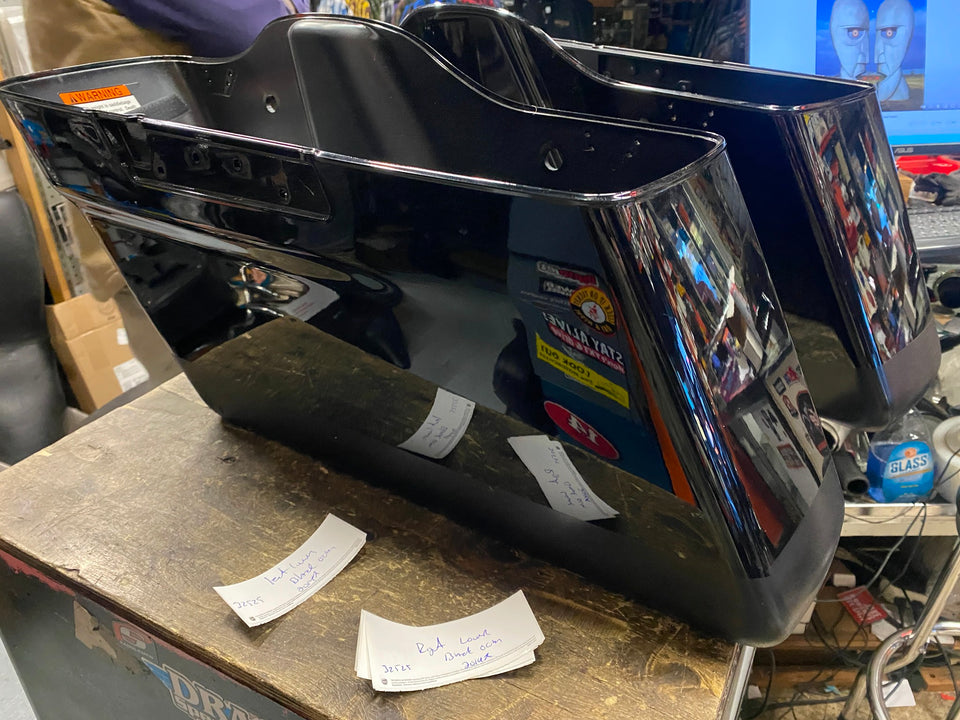 OEM LOWER SADDLEBAG VIVID BLACK LEFT 2014^ HARLEY TOURING FLH GLIDE ROAD KING