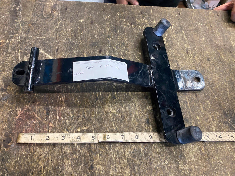 SEAT T MOUNT BRACKET SOLO HARLEY POLICE BIKE FXRP FLHTP OEM