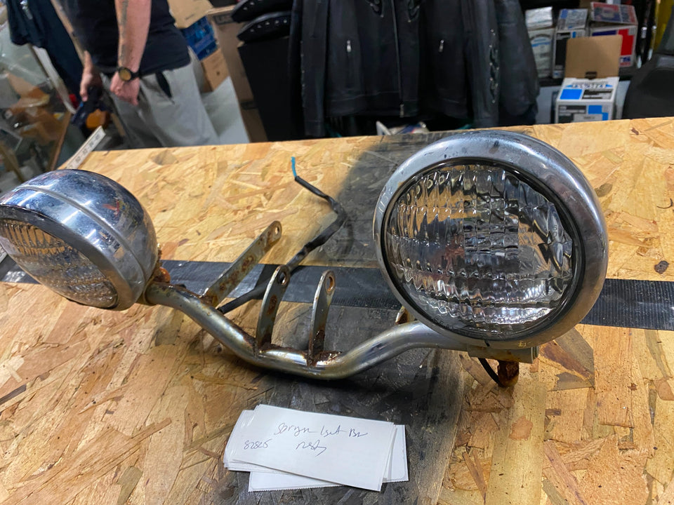 OEM SPOTLIGHTS HARLEY SPRINGER SOFTAIL FXSTS MOUNT BRACKET PASSING LAMP 68781-88