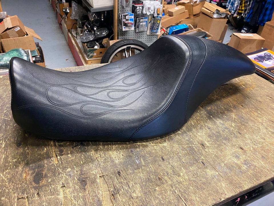 DANNY GRAY SEAT LOW PROFILE 2004^ 883 1200 IRON CUSTOM STITCH HA