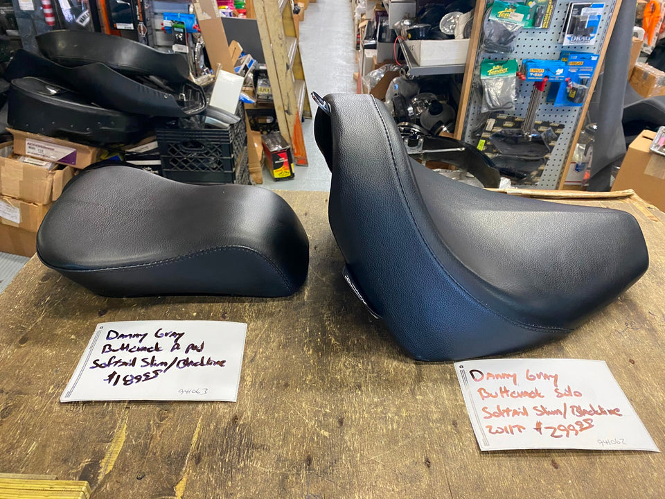 DANNY GRAY BUTTCRACK CUSTOM SOLO SEAT HARLEY SOFTAIL SLIM BLACKLINE 2011^ 941062