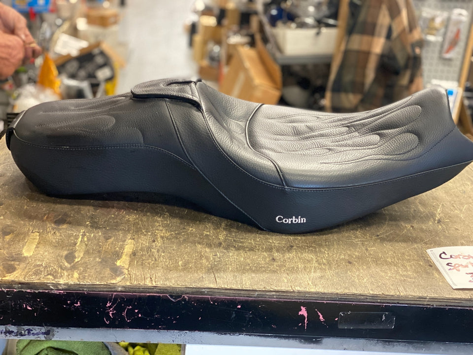 CORBIN GUNFIGHTER CUSTOM FLAME SEAT HARLEY SPORTSTER 883 1200 2004^ NIGHTSTER