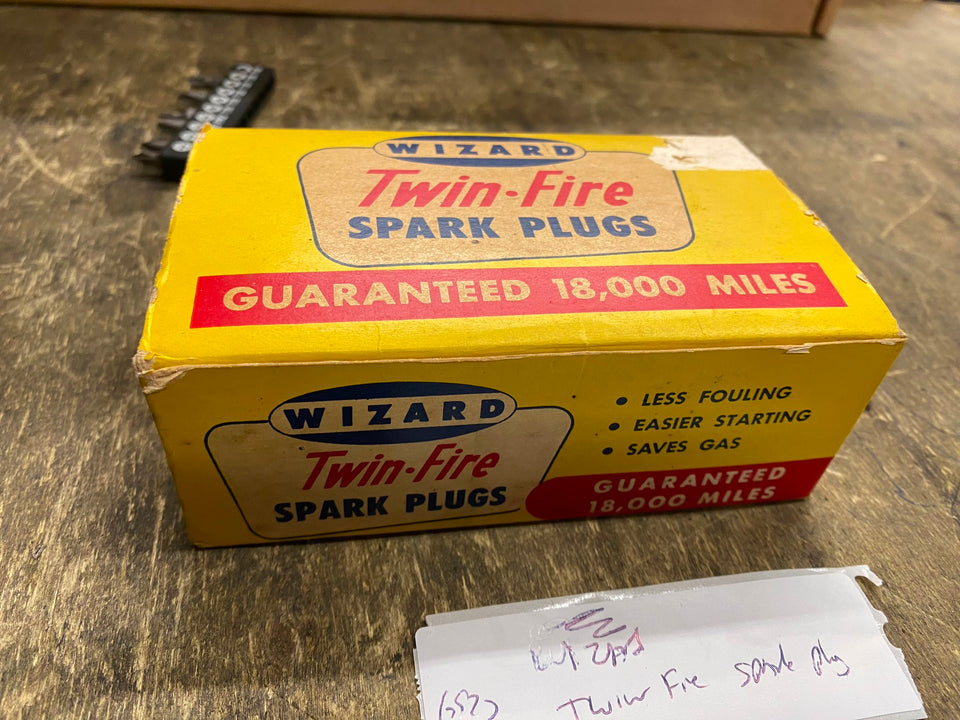 VTG 1950'S WIZARD TWIN FIRE SPARK PLUGS FLATHEAD ORIG BOX OIL GAS SERVICE STATIO