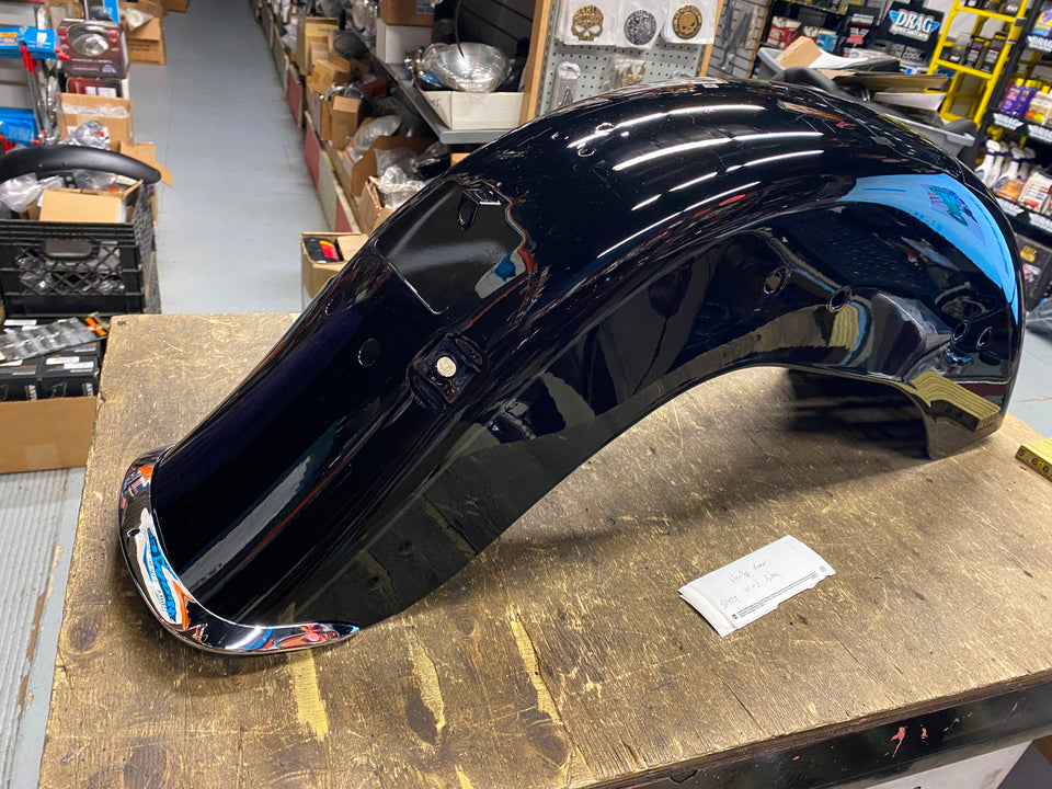 REAR FENDER TRIM HARLEY HERITAGE CLASSIC 114 SOFTAIL M8 VIVID BLACK OEM 2018^