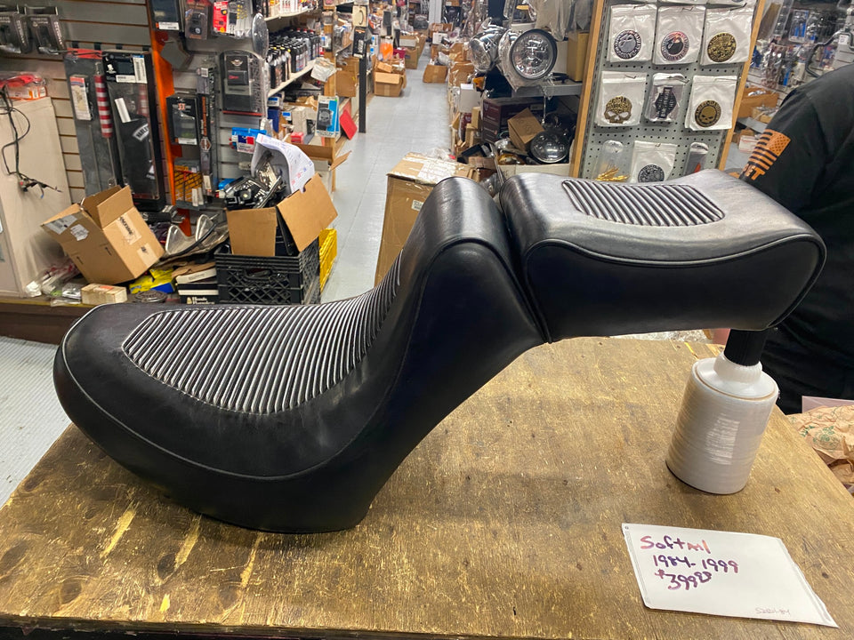 VTG ACCORDIAN SEAT HARLEY SOFTAIL FXST OEM FACTORY PLEATED NEW T/O 1984-99 STOCK