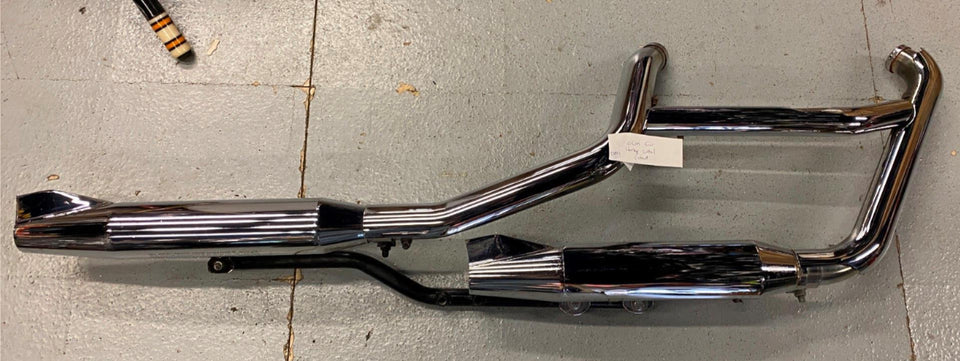 OEM FACTORY HERITAGE SOFTAIL STOCK EXHAUST PIPES MUFFLERS BRACKET MOUNT EVO 84-9