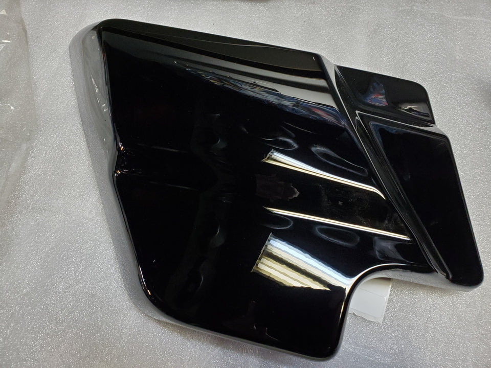 NEW BLACK LEFT SIDE FRAME COVER HARLEY TOURING BAGGER ULTRA FLHX GLIDE OEM 2009^