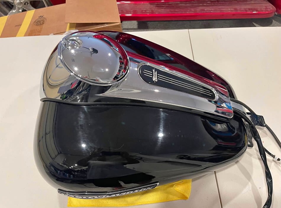 2023 Harley Touring Street Glide Tank