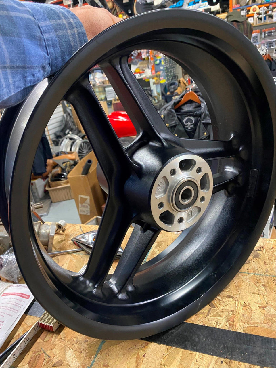 XR1200 SPORTSTER 17X5.5 REAR WHEEL RIM FLAT TRACK OEM 3 SPOKE 43107-08