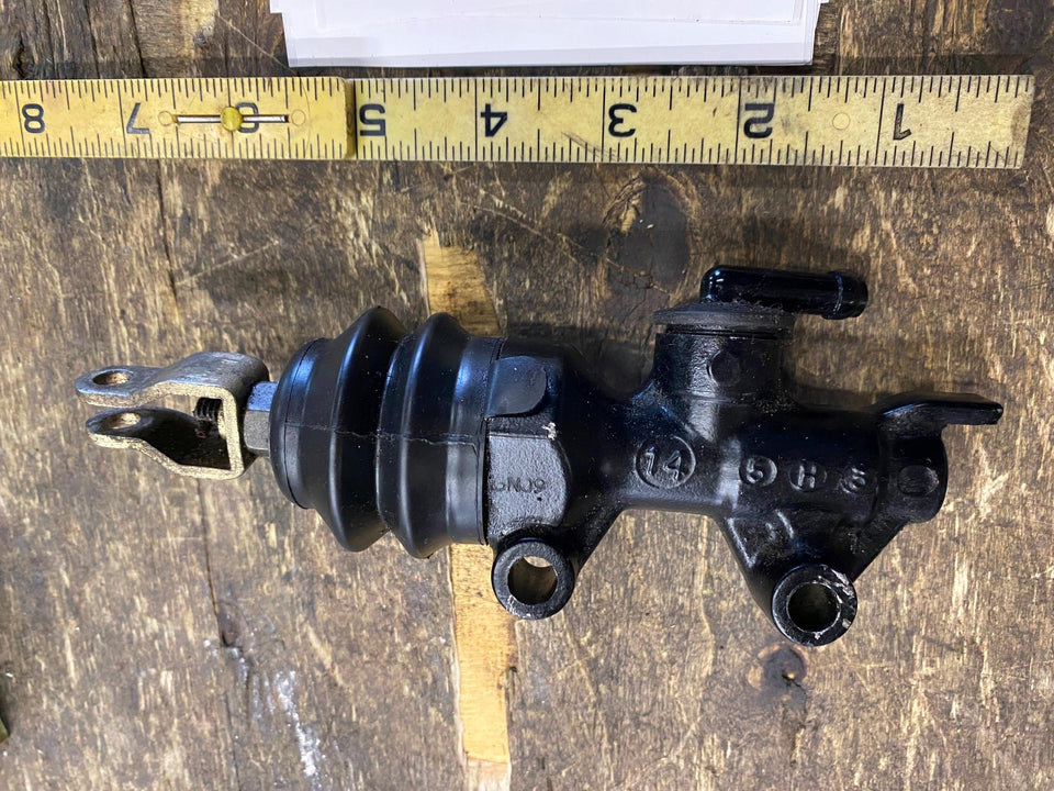 HARLEY SPORTSTER 883 1200 REAR BRAKE CALIPER MASTER CYLINDER OEM 2004 FACTORY