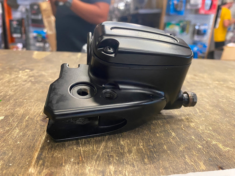 OEM FRONT BRAKE MASTER HARLEY FLHX TOURING BAGGER ROAD STREET GLIDE KING 2014^