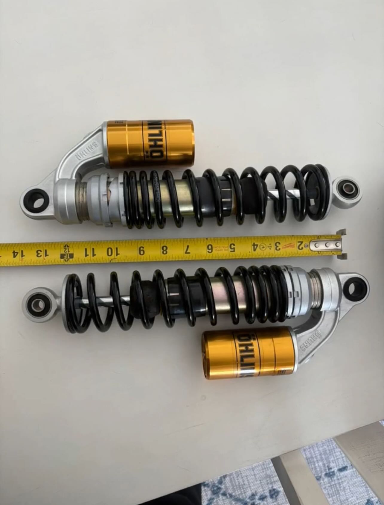 Ohlins HO 1420 piggyback shock has a length of 330 mm