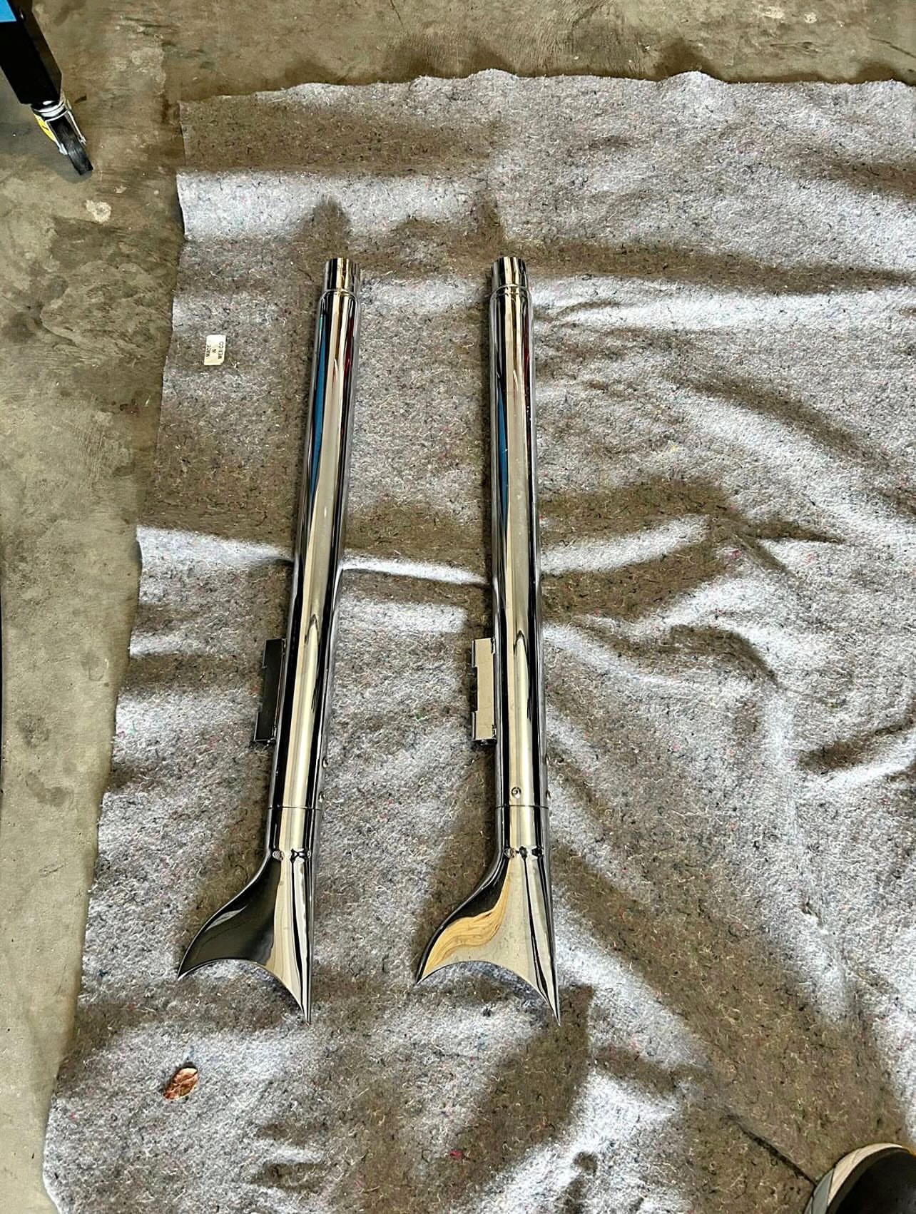 SAMSON 33” CHROME FISHTAIL PIPES FOR HARLEY ROAD KING 2011-2017.