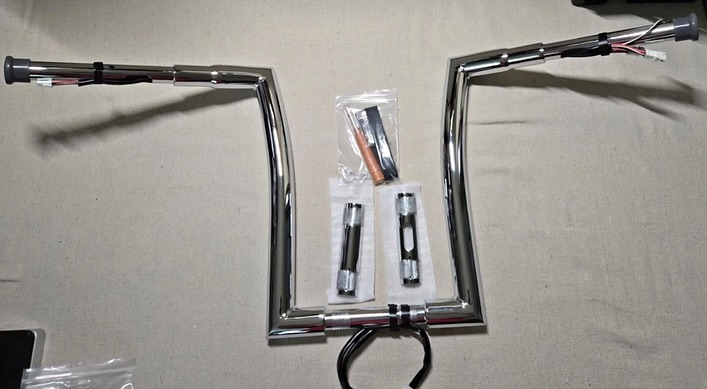 14" RISE PREWIRED 1.5" 32mm APE HANGER HANDLEBAR FOR 16-23 ROAD KING FLHR FLHRC