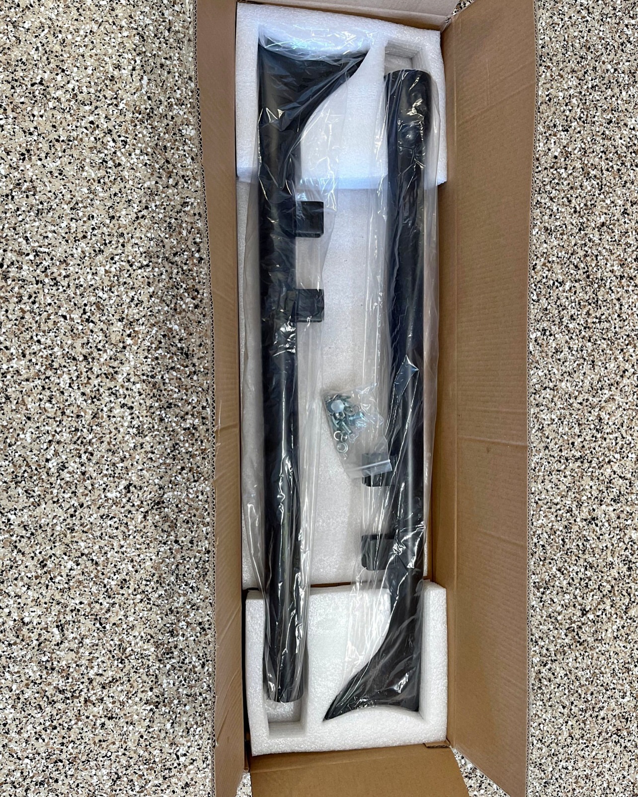 Black straight fishtail 33” muffler set has an outer diameter of 1-7/8” for M8 models.