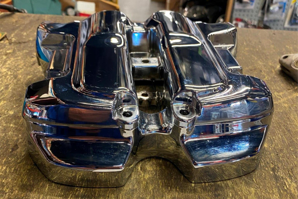 HARLEY CHROME ENGINE ROCKER BOX COVER 17-23 TOURING STREET ROAD GLIDE SOFTAIL M8