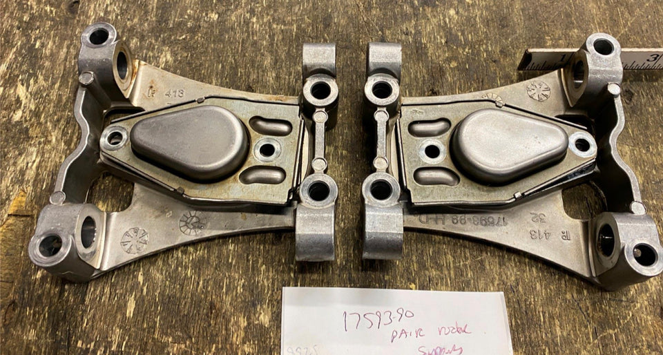 OEM HARLEY TWIN CAM ROCKER ARM BOX SUPPORTS BREATHERS TOURING DYNA SOFTAIL PAIR!