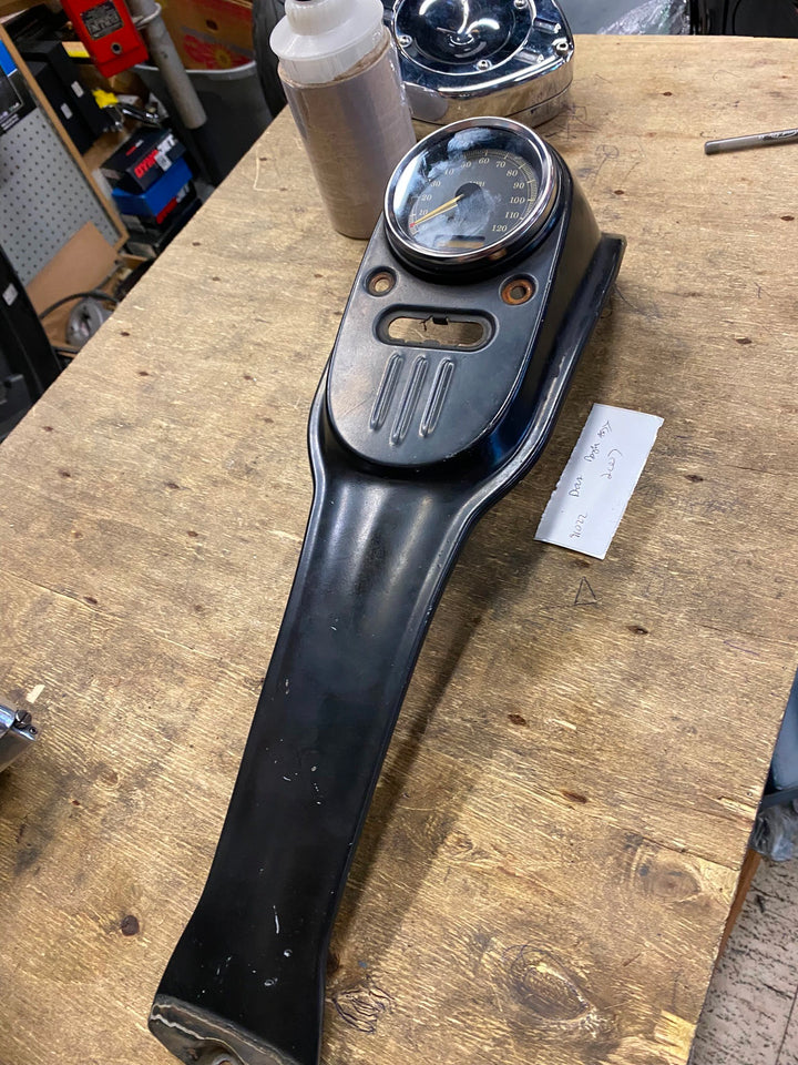 DASH GAS TANK SPEEDOMETER COVER HARLEY DYNA LOW RIDER FXDLI 2006^ OEM