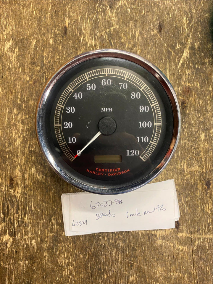 OEM SPEEDOMETER HARLEY DYNA WIDE GLIDE SOFTAIL ROAD KING 1999^ 1 MILE DASH MOUNT