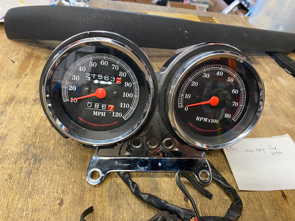 CHROME GUAGE ASSY SPEEDO TACH HARLEY FXR DYNA SPORTSTER BRACKET COVERS OEM STOCK