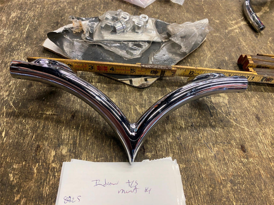 NEW INDIAN MOTORCYCLE GILROY OEM CHIEF SCOUT REAR TURN SIGNAL BAR MOUNT SPIRIT