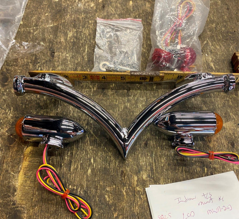 INDIAN MOTORCYCLE GILROY OEM CHIEF SCOUT REAR TURN SIGNAL BAR MOUNT LED LIGHTS