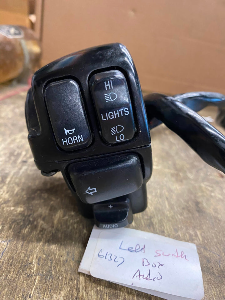 LEFT SWITCHBOX HARLEY TOURING FLH BAGGER FLHX FLTR ROAD STREET GLIDE KING 2010