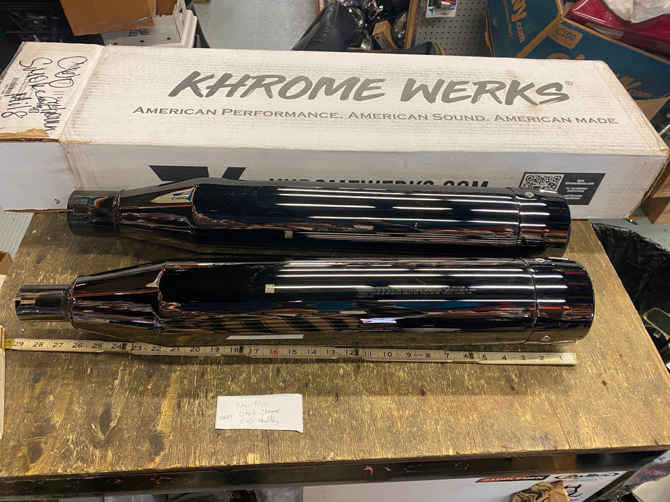 BLACK CHROME SCREAMIN EAGLE MUFFLERS HARLEY CVO M8 2017^ NEW T/O SLIP ON TOURING