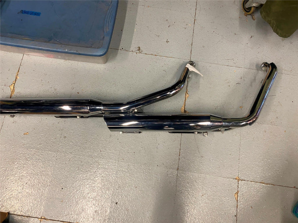 OEM FACTORY EXHAUST PIPES MUFFLERS HEAT SHIELD HARLEY HERITAGE SOFTAIL 09^ TWIN
