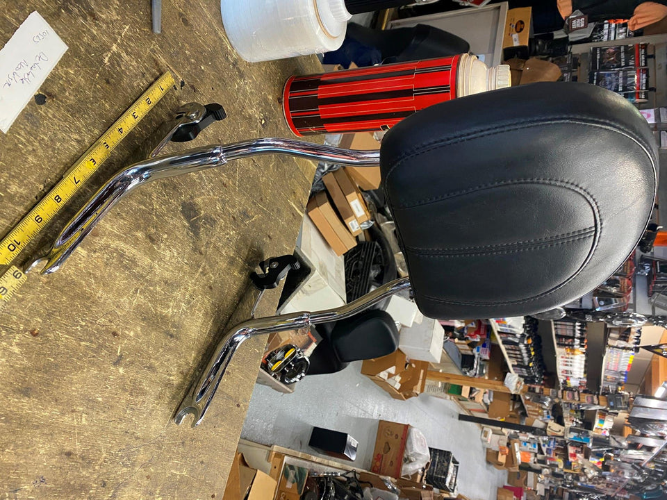 HERITAGE SOFTAIL NOSTALGIA QUICK DETACH SISSYBAR BACKREST HARLEY FLSTN OEM W PAD