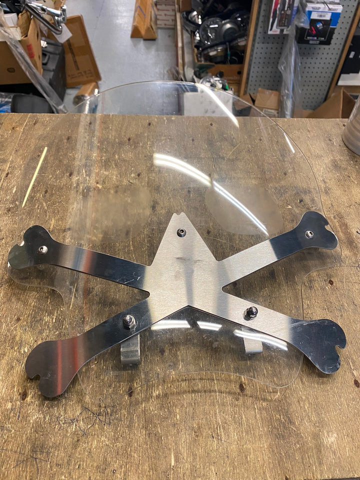 WINDSHIELD SKULL CROSSBONES HARLEY HONDA MOTORCYCLE CHOPPER CLEAR CUSTOM SOFTAIL