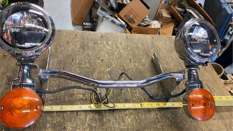 PASSING LAMP SPOTLIGHT BAR ASSY OEM HARLEY FLH ULTRA GLIDE LED BULBS TOURING CLA