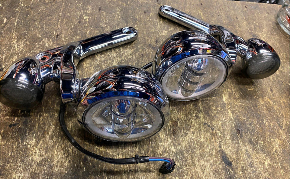 OEM HARLEY CVO PASSING LAMPS SPOTLIGHTS TOURING GLIDE ULTRA CLASSIC DAYMAKER FLH