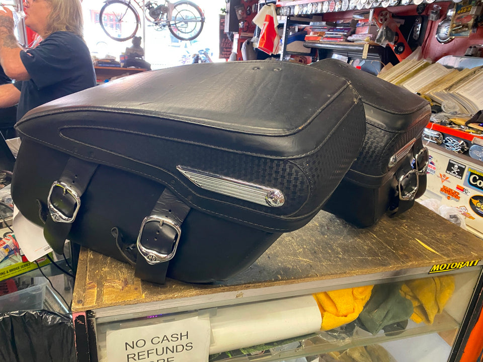 OEM LEATHER SADDLEBAGS HARLEY ROAD GLIDE CLASSIC FLTRC FACTORY TOURING BAGS!
