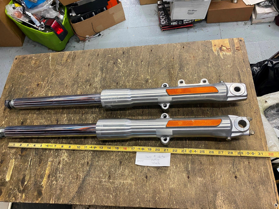 FRONT FORK LEGS SLIDERS OEM HARLEY 2000^ HERITAGE SOFTAIL FATBOY 41MM STOCK FLST