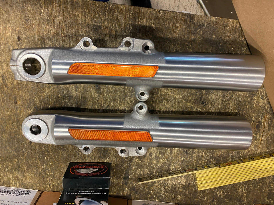 LOWER FORK LEGS SLIDERS 2014^ HARLEY TRIGLIDE TRIKE NEW T/O OEM 49MM