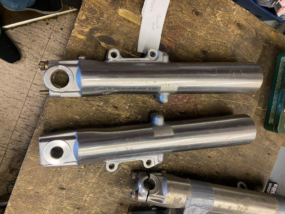 OEM HARLEY LOWER LEG SLIDERS 41MM HARLEY FLH GLIDE ROAD KING 2002 TOURING ULTRA